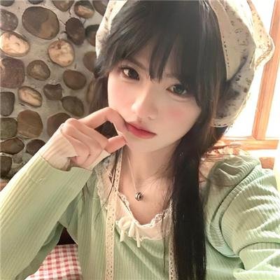 她比烟花寂寞